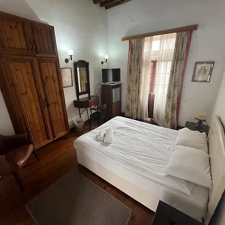 Nostalgia Boutique 凯里尼亚